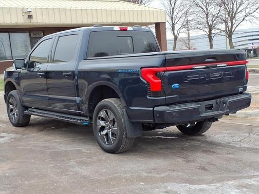 2022 Ford F-150 Lightning LARIAT