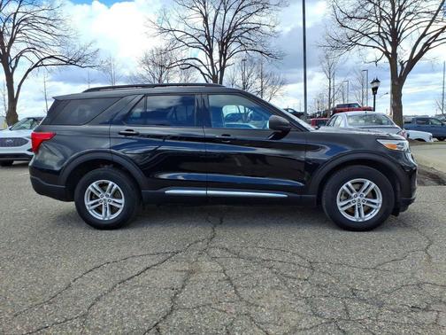 Agate Black Metallic 2023 Ford Explorer XLT