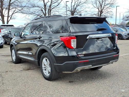 Agate Black Metallic 2023 Ford Explorer XLT