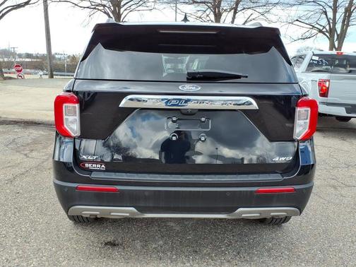 Agate Black Metallic 2023 Ford Explorer XLT