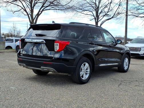 Agate Black Metallic 2023 Ford Explorer XLT