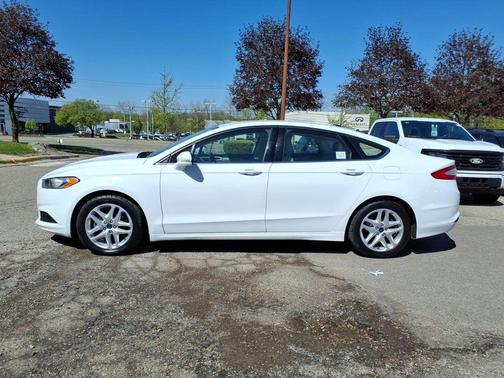 Oxford White 2016 Ford Fusion SE