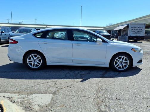 Oxford White 2016 Ford Fusion SE