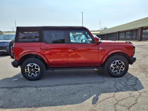 2023 Ford Bronco Outer Banks