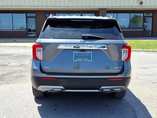 Carbonized Gray Metallic 2023 Ford Explorer XLT
