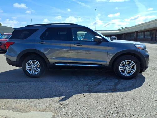 Carbonized Gray Metallic 2022 Ford Explorer XLT