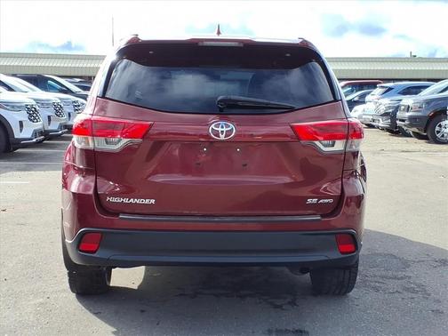 2017 Toyota Highlander SE