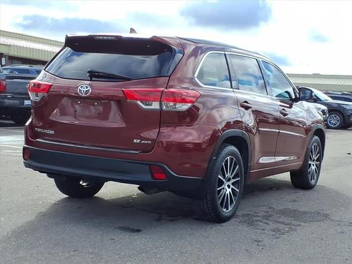 2017 Toyota Highlander SE