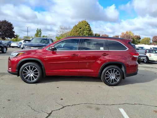 2017 Toyota Highlander SE