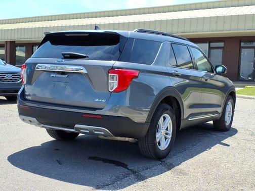 Carbonized Gray Metallic 2024 Ford Explorer XLT