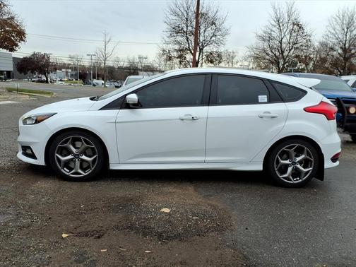 2018 Ford Focus ST 