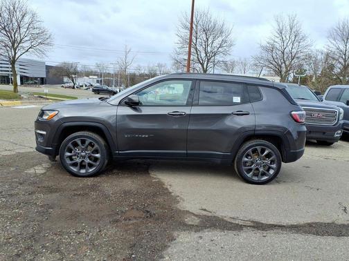 Granite Crystal Metallic Clearcoat 2021 Jeep Compass 80th Special Edition