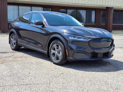 2022 Ford Mustang Mach-E Select