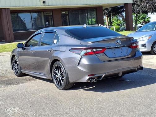 2024 Toyota Camry Hybrid SE
