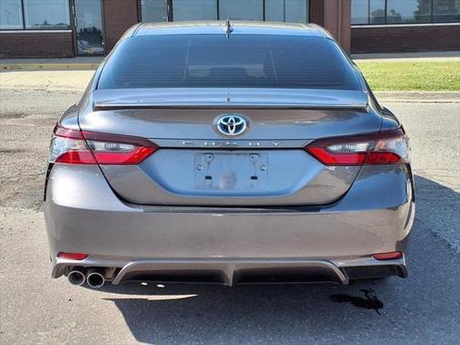 2024 Toyota Camry Hybrid SE
