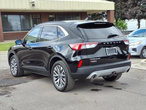 2022 Ford Escape Titanium
