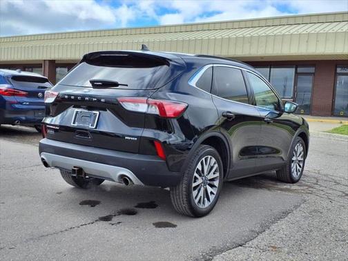 2022 Ford Escape Titanium