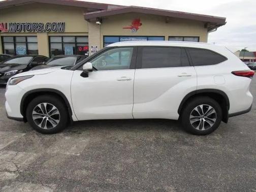 Blizzard Pearl 2021 Toyota Highlander XLE