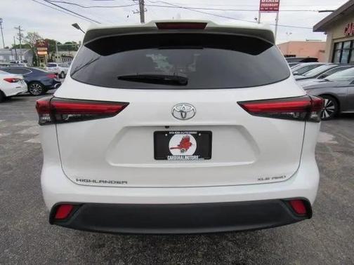 Blizzard Pearl 2021 Toyota Highlander XLE