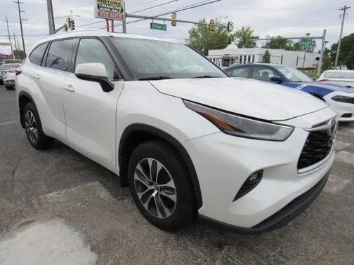 Blizzard Pearl 2021 Toyota Highlander XLE