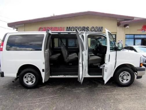 2017 Chevrolet Express 2500 LT