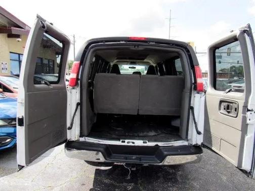 2017 Chevrolet Express 2500 LT