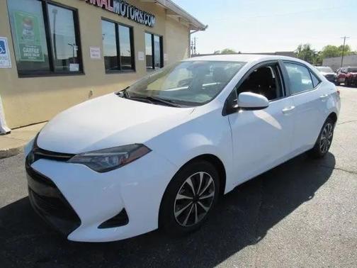 Super White 2018 Toyota Corolla XLE