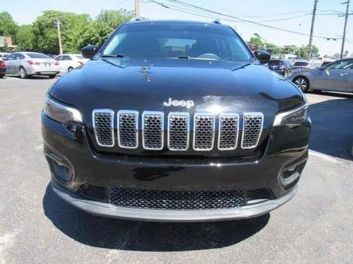 Diamond Black Crystal Pearlcoat 2019 Jeep Cherokee Latitude