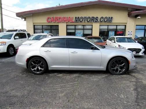2020 Chrysler 300 Touring