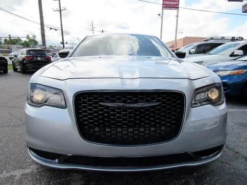 2020 Chrysler 300 Touring
