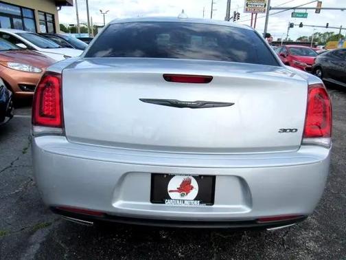 2020 Chrysler 300 Touring