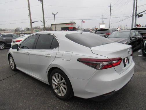 2022 Toyota Camry LE
