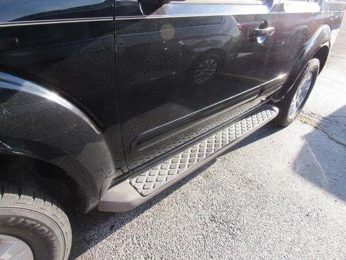 2007 Nissan Pathfinder LE