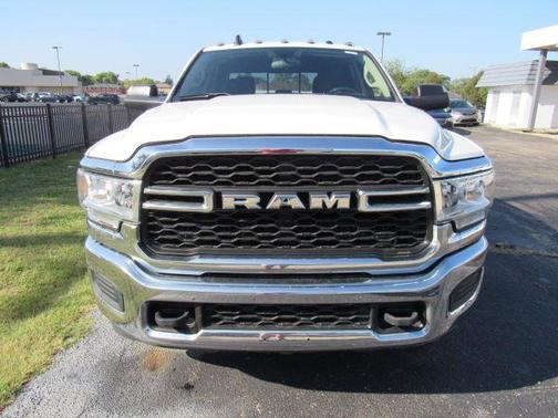 2019 RAM 3500 Tradesman Crew Cab 4x4 8' Box