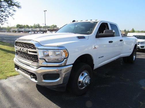 2019 RAM 3500 Tradesman Crew Cab 4x4 8' Box