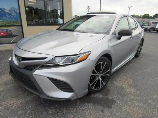 Celestial Silver Metallic 2018 Toyota Camry LE