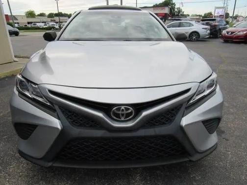 Celestial Silver Metallic 2018 Toyota Camry LE