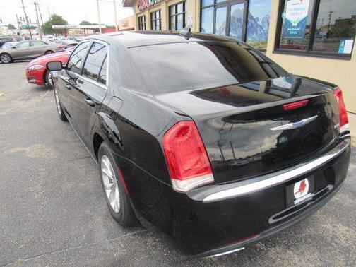 2019 Chrysler 300 Touring