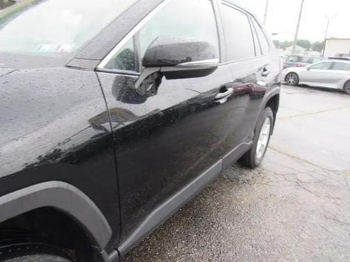 Midnight Black Metallic 2019 Toyota RAV4 XLE