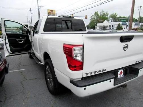2018 Nissan Titan SV