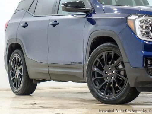 Marine Metallic 2023 GMC Terrain SLT