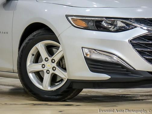 Silver Ice Metallic 2022 Chevrolet Malibu 1LS