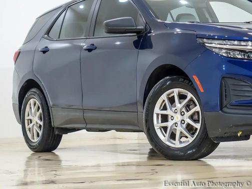 Blue Glow Metallic 2022 Chevrolet Equinox LS