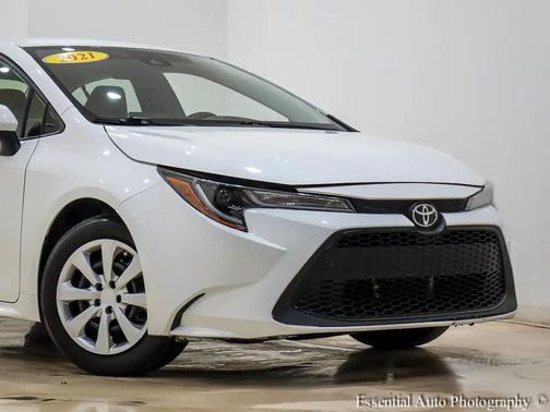 Super White 2021 Toyota Corolla LE