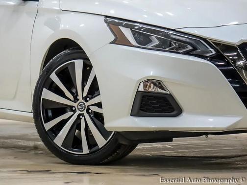 Pearl White Tricoat 2021 Nissan Altima SR Intelligent AWD