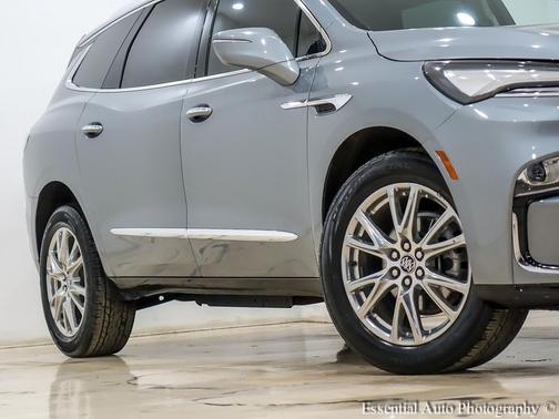 2023 Buick Enclave Essence AWD