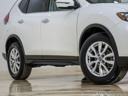 Glacier White 2019 Nissan Rogue SV