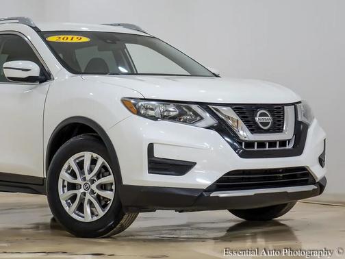 Glacier White 2019 Nissan Rogue SV