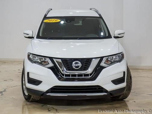 Glacier White 2019 Nissan Rogue SV