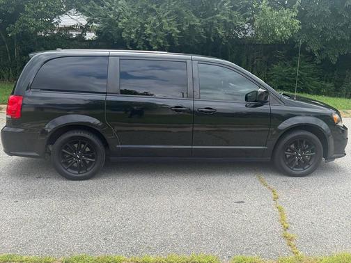 Black Onyx Crystal Pearlcoat 2020 Dodge Grand Caravan GT